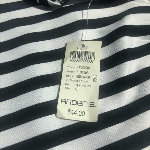 Black and White Stripe Crop Top NWT - Picture 7 of 8